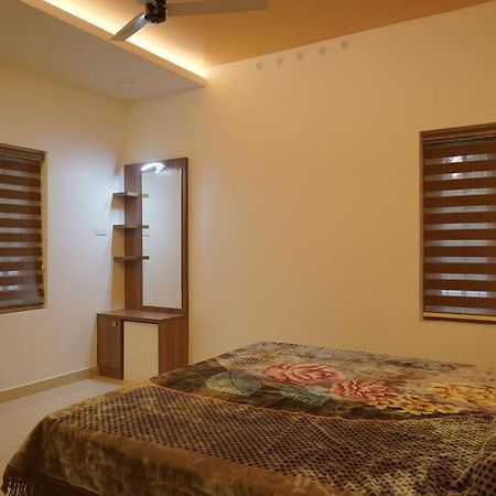 Home Stay - Near Cochin Airport Angamaly Bagian luar foto